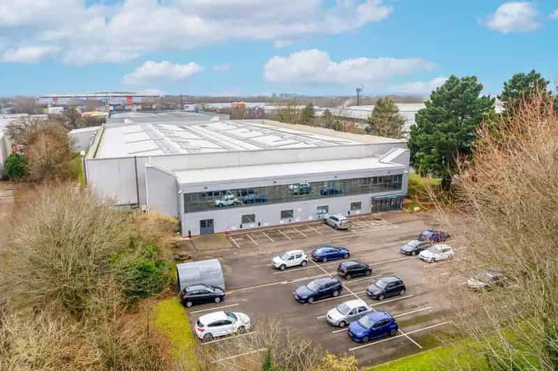 Modern Industrial Unit To Let Reading 1500 KVA Power