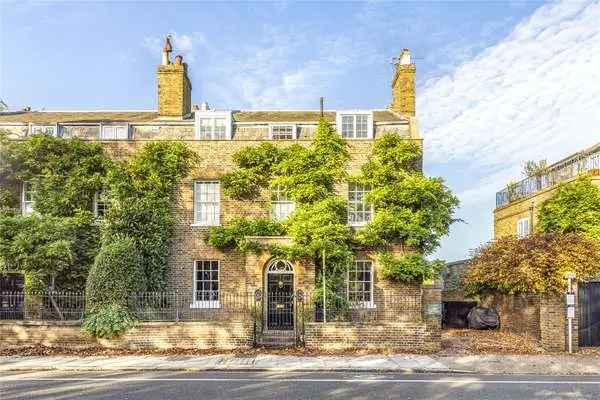 Stunning Period Conversion Apartment in Surrey