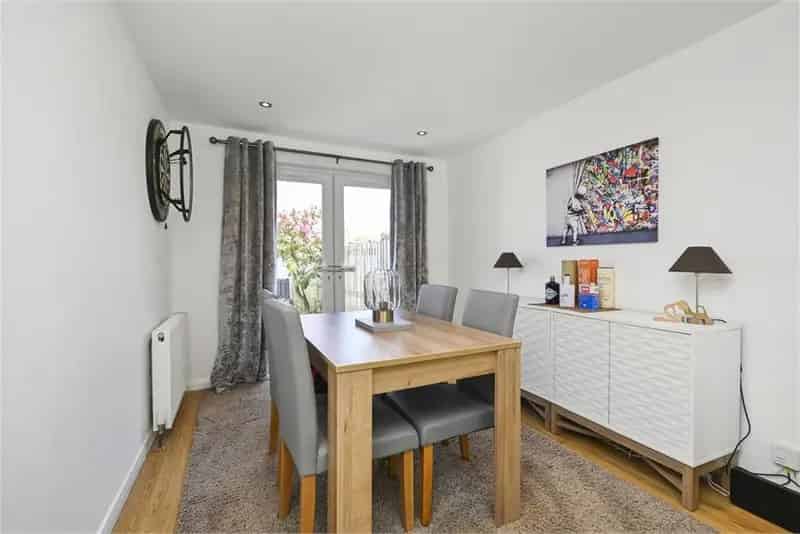 3 Bed Semi Detached House Penicuik
