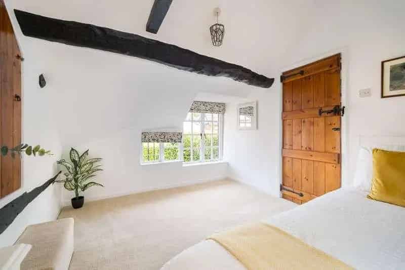 3 Bed Grade II Listed Thatched Cottage Kenilworth