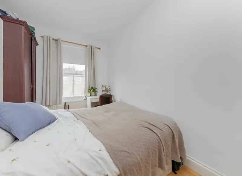 3 Bedroom Flat in Period Conversion Furnished Patio