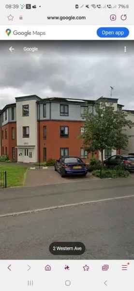 Large 2 Bed 1st Floor Flat Near Transport Schools and Doctors