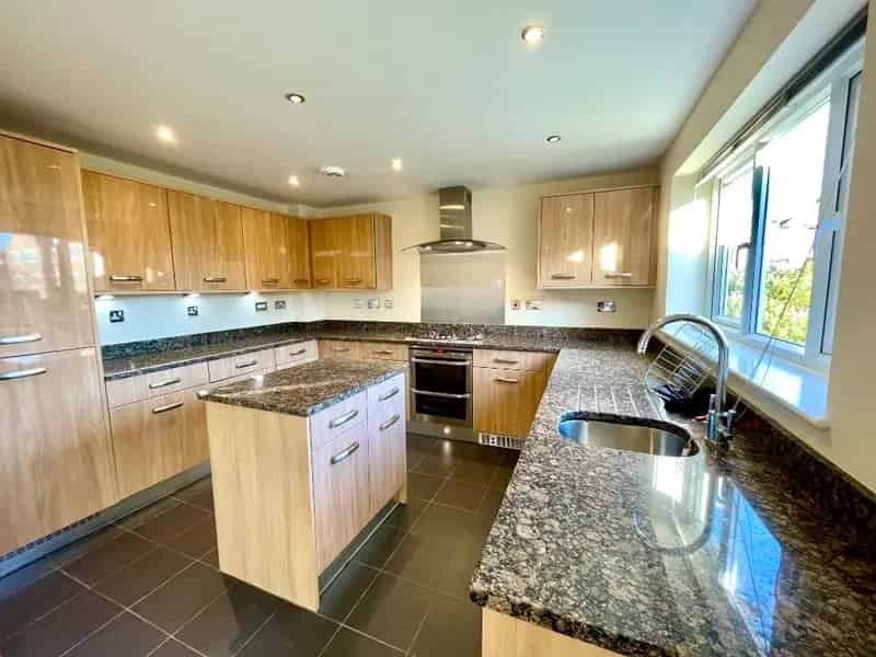 4 Bedroom Detached House to Rent Near York Racecourse