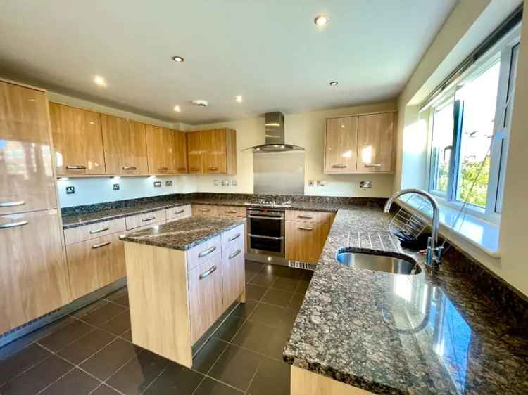 4 Bedroom Detached House to Rent Near York Racecourse