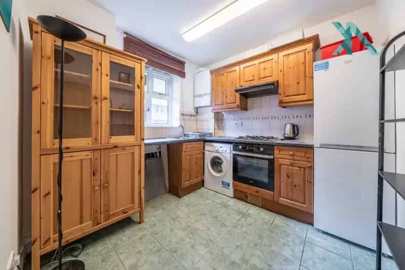 3 Bedroom Flat to Rent Near Brixton Station
