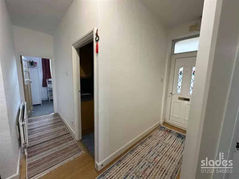 2 Bedroom Ground Floor Garden Apartment For Sale