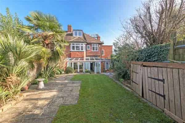 Five Bedroom Family Home Blenkarne Road London