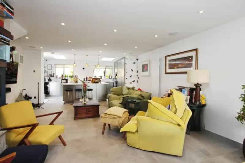 3 bedroom House
Let Agreed