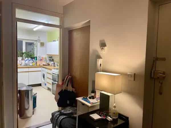 1 Bed Flat Near Colliers Wood Tube Station