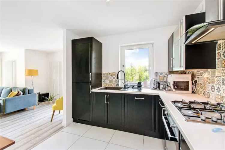 2 Bed Flat Peffermill Fully Furnished Modern Open Plan