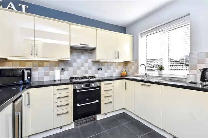 3 Bed Semi Detached House with Elevated Views