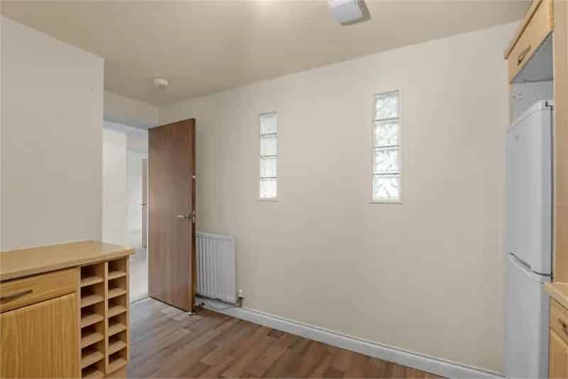 2 Bed Flat - Fourth Floor with 1 Reception Room