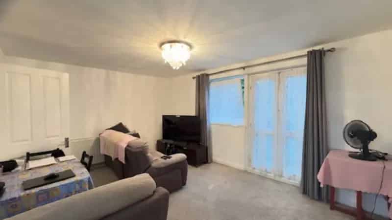 2 Bedroom Apartment House to Rent