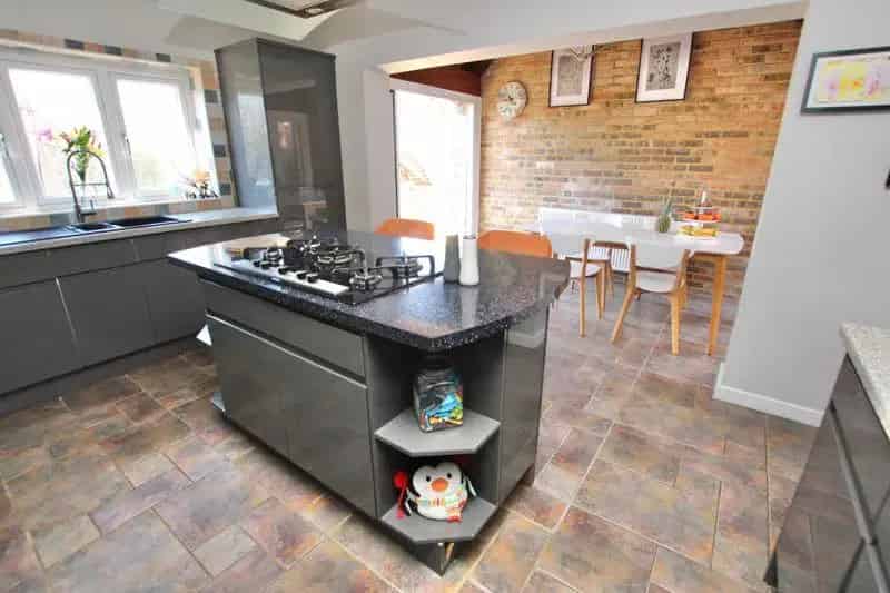 5 Bedroom Detached House for Sale in Margate