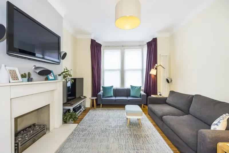 5 Bedroom Semi Detached House To Rent