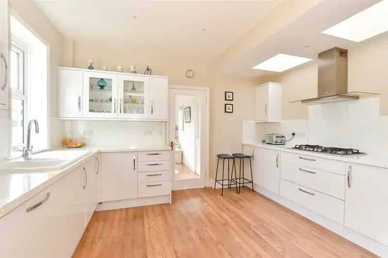 3 Bedroom Semi-Detached House for Sale Cowes