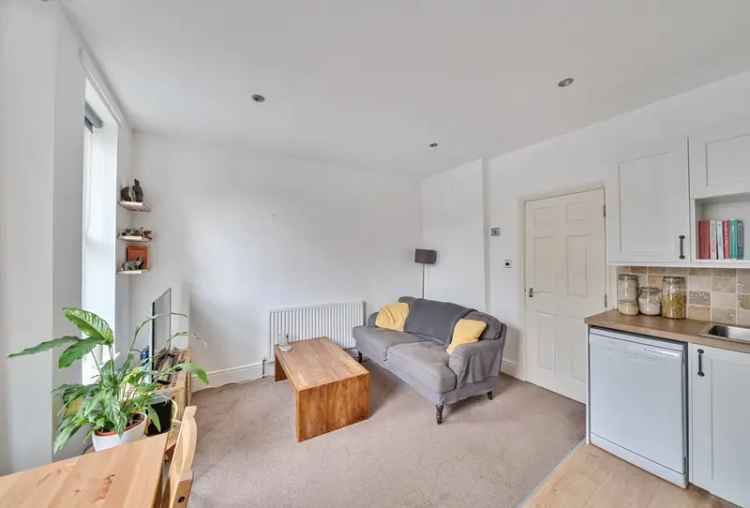 2 Bedroom Flat for Sale Ground Floor Allocated Parking Private Garden