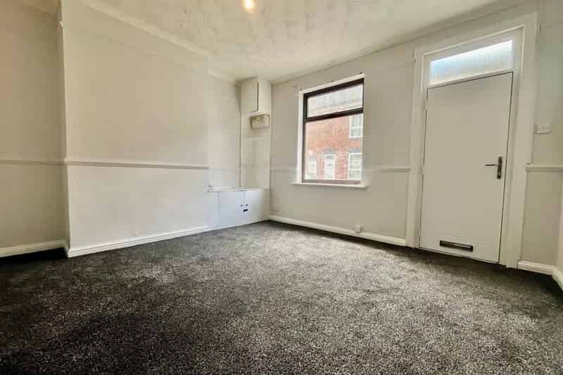 Spacious 3-Bedroom House in Normanton - Zero Deposit Guarantee