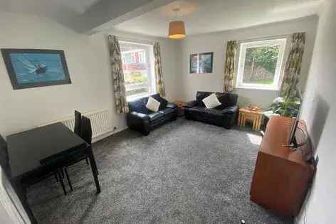 3 Bedroom Furnished Flat Near Aberdeen University