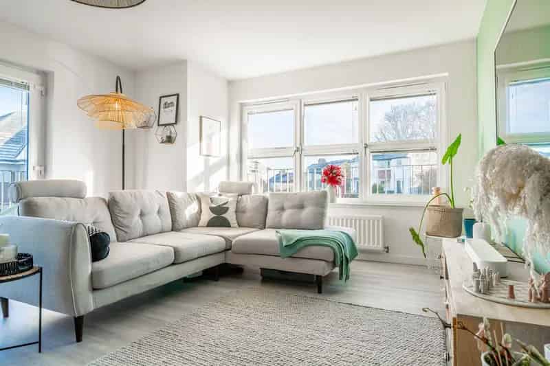 2 Bedroom Modern Apartment with Balcony and Parking