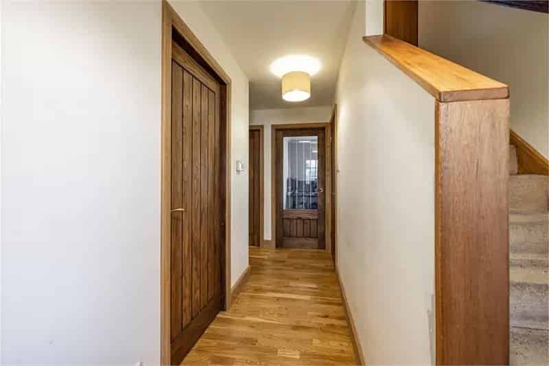 5 Bed Detached House with 3 Bathrooms - Family Home
