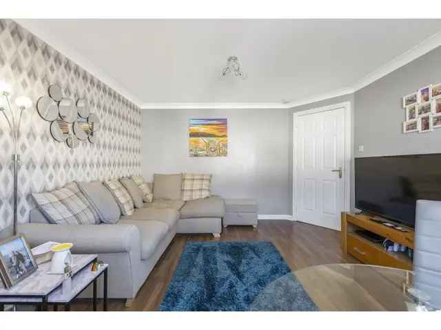 2 Bedroom Flat for Sale in Prestonpans
