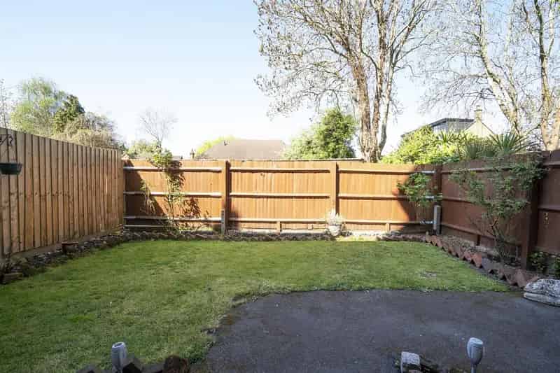 2 Bedroom Flat House to Rent in Streatham Common