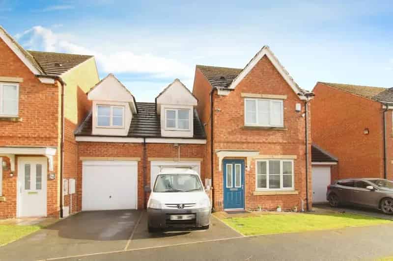 3 Bedroom Semi Detached House Leeds LS14