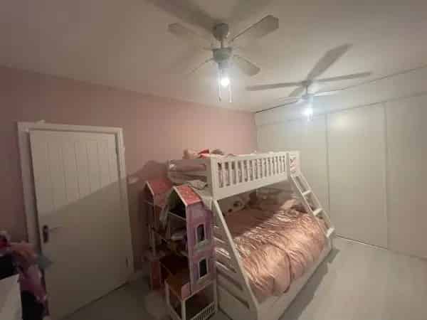 2 Bedroom House Large Garden Off Street Parking