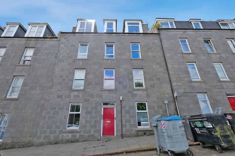 Aberdeen University Flat Ground Floor Apartment Gas Central Heating Double Glazing