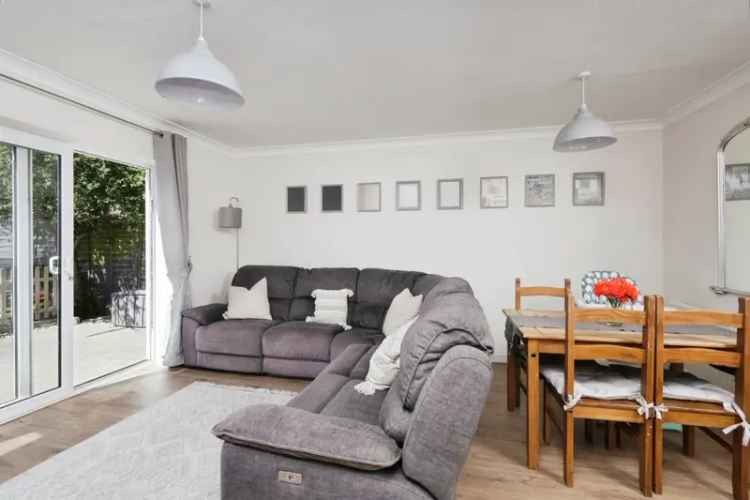 Three Bedroom House in Hampden Park