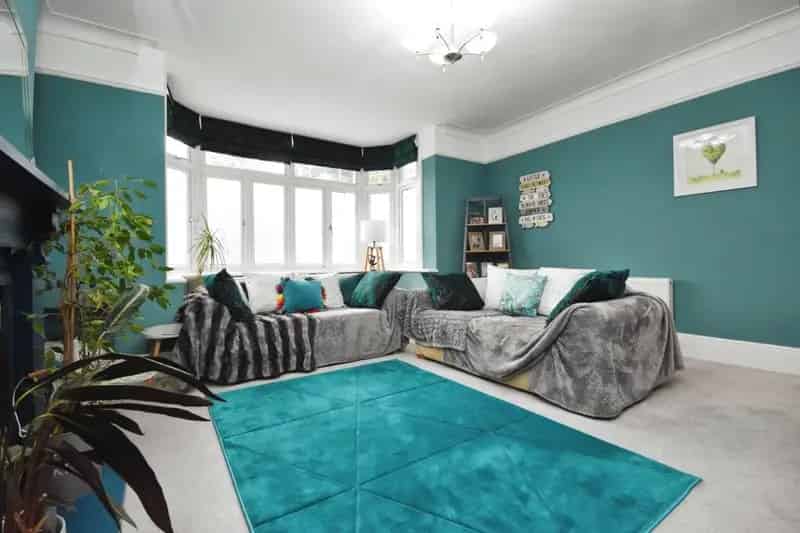 Spacious 1 2 Double-Bedroom Apartment with Private Garden Near Brentwood Station