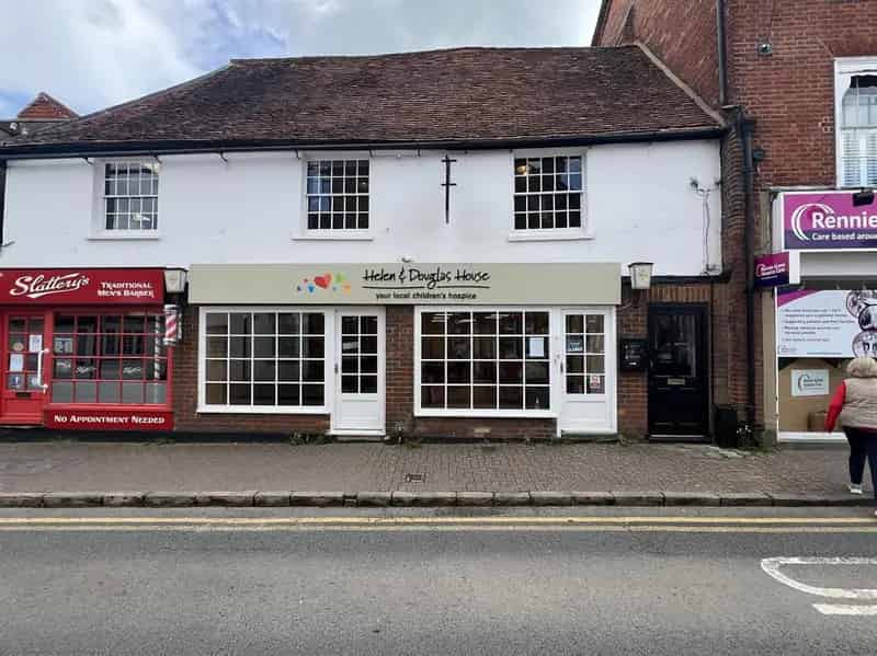 Ground Floor Lock Up Shop - Grade II Listed