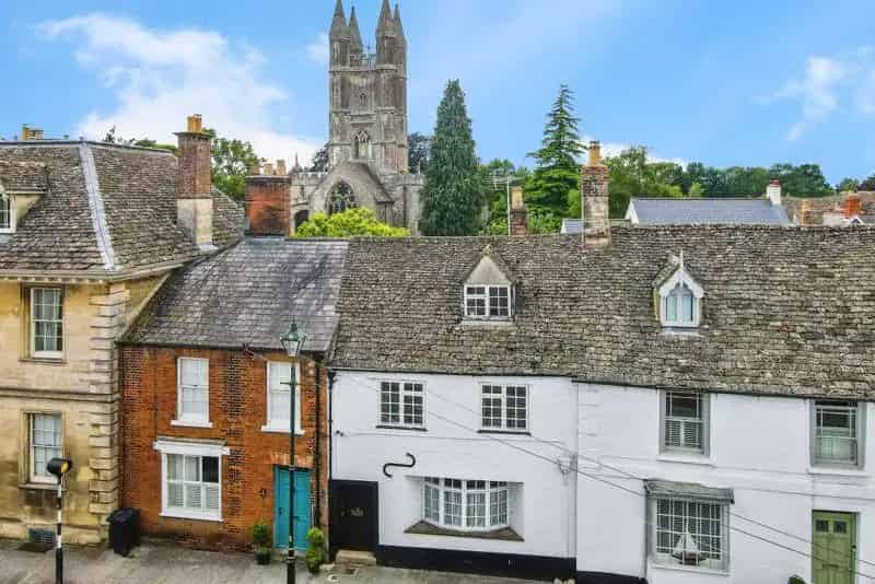 3 Bedroom Grade II Listed Cottage Cricklade
