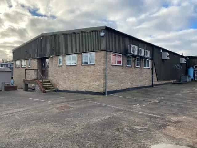 Colchester Industrial Unit To Let - Warehouse Space and Offices