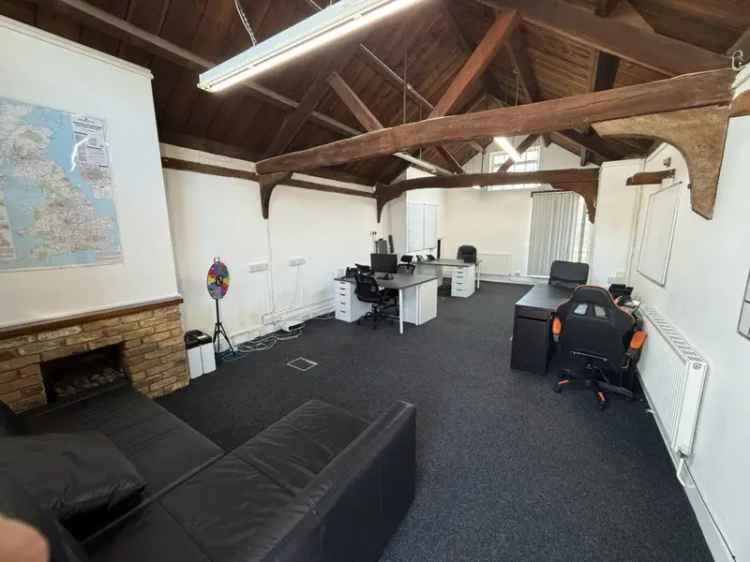 2000 sq ft Office to Let Near South Ockendon