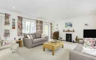 5 Bedroom Detached Home in Avonwick Devon