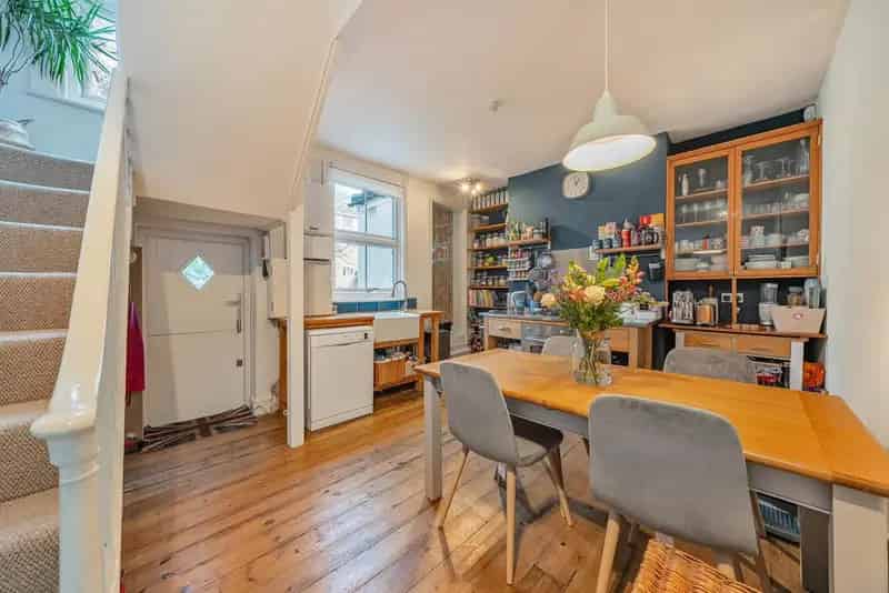Georgian Maisonette 1815 Three Bedroom Family Home