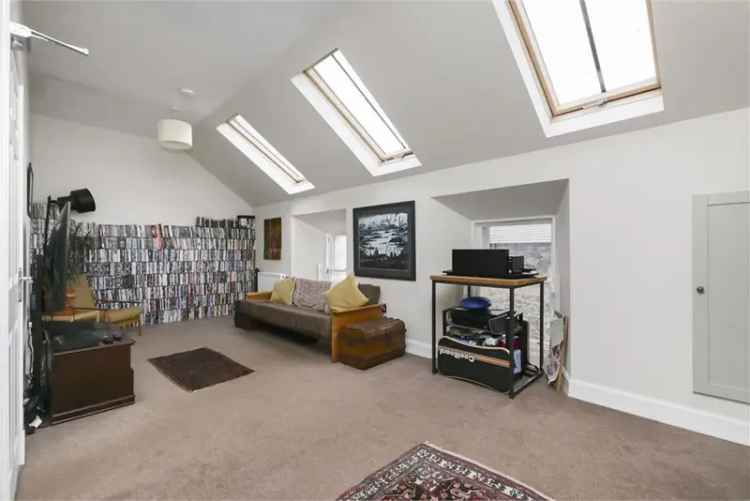 3 Bed House - Townhouse with 1 Reception Room