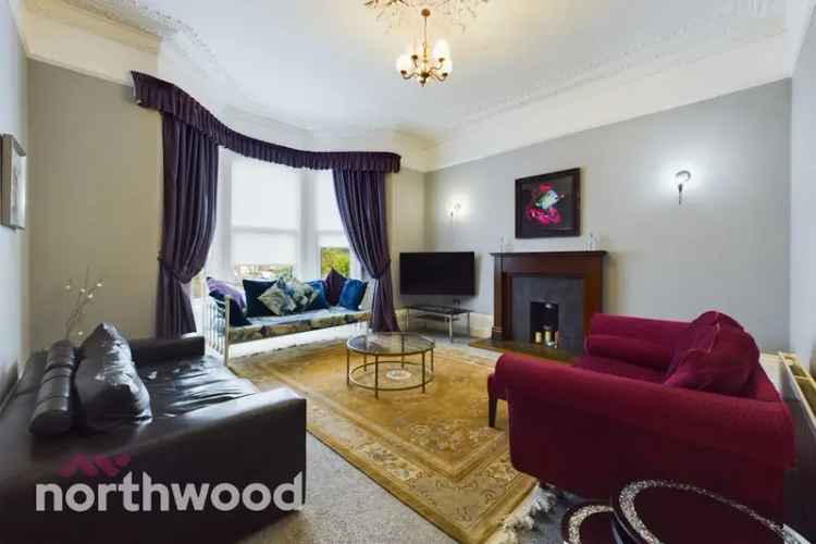 6 Bedroom Detached House with Extensive Gardens and Hot Tub