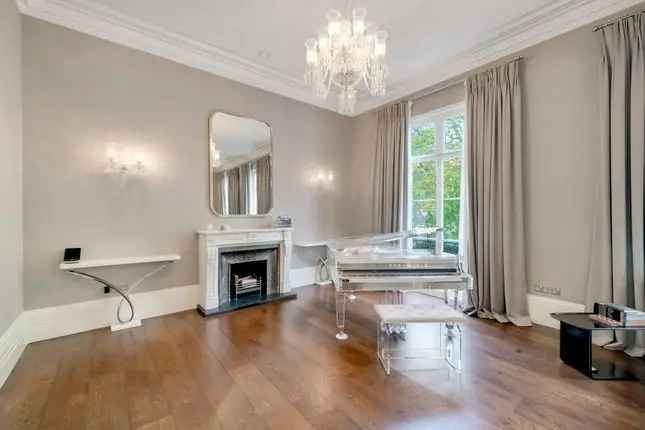 Flat for sale in Buckingham Gate, Belgravia, London SW1E, United Kingdom