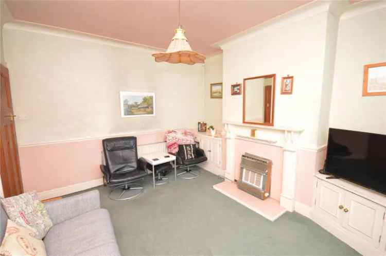 House For Sale in Leeds, England