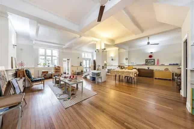 Live-Work Unit For Sale in Bethnal Green E2
