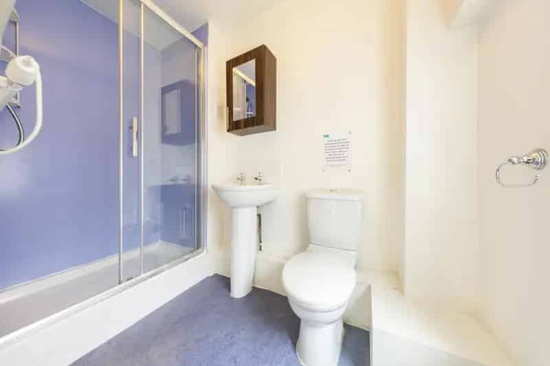 4 Bedroom Student Apartment Clifton Village Near UOB