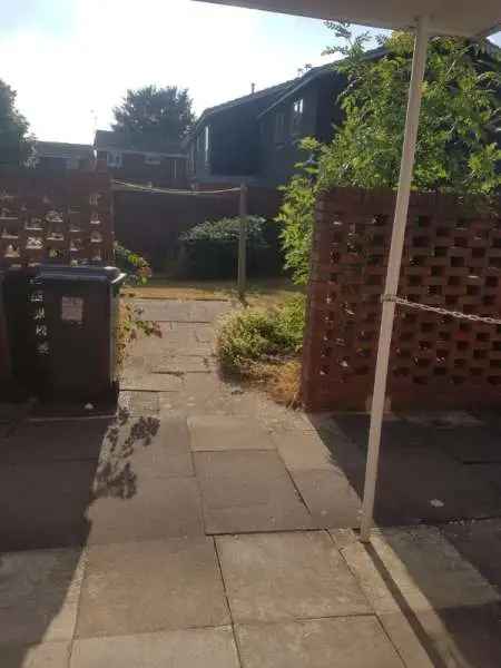 Flat For Rent in Wolverhampton, England