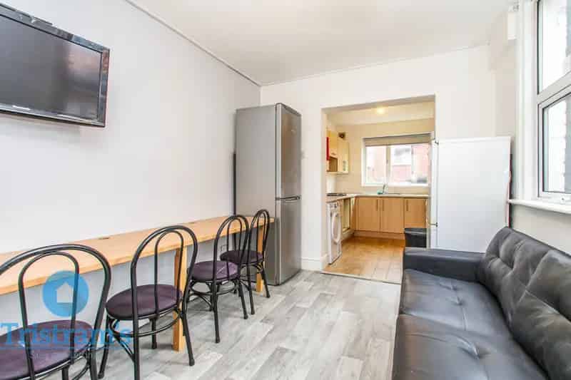 5 Bedroom Student House to Rent Near University of Nottingham