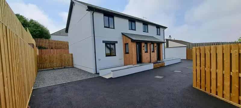 3 Bedroom Semi Detached House for Sale Near Royal Cornwall Hospital