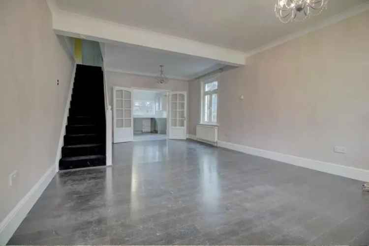 3 Bedroom Semi Detached House for Sale Dover Kent