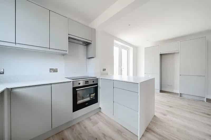 3 Bedroom End Terrace House to Rent - Modern Interior & South-Facing Garden