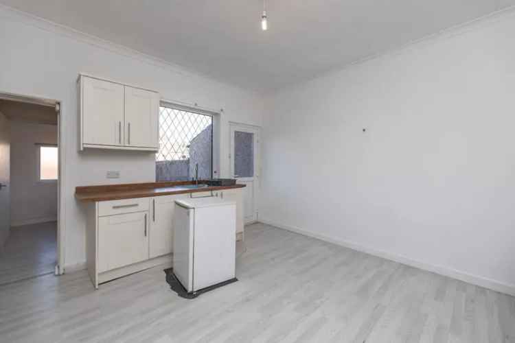 2 Bedroom House Castleford - Refurbished Mid Terraced Home